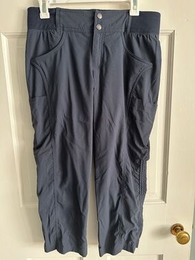 Women’s Title Nine Navy Clamber Capris Size 10 - Comfortable Stretch Waist